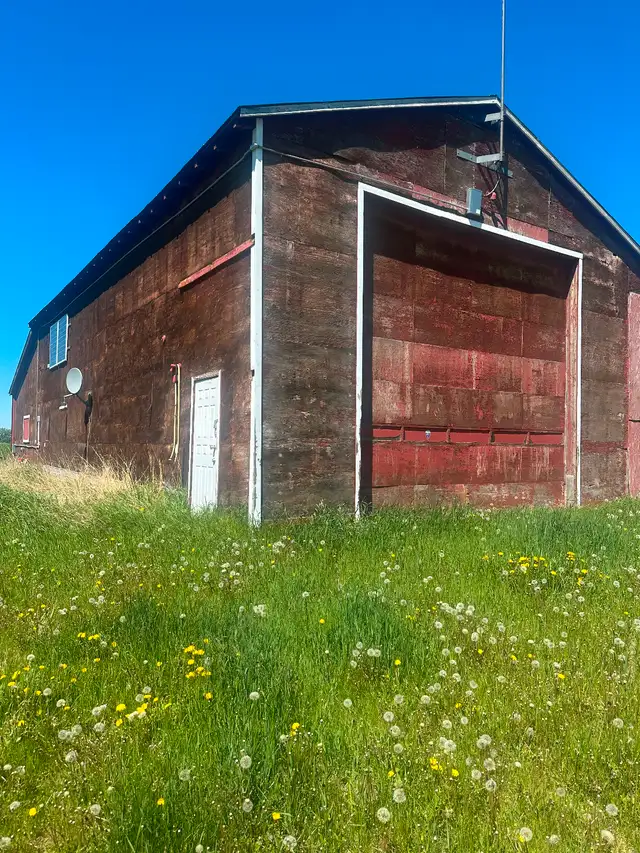 **For Rent: Spacious Shop on 2 Acres – Ideal for RV Storage!** in Storage & Parking for Rent in Red Deer - Image 3