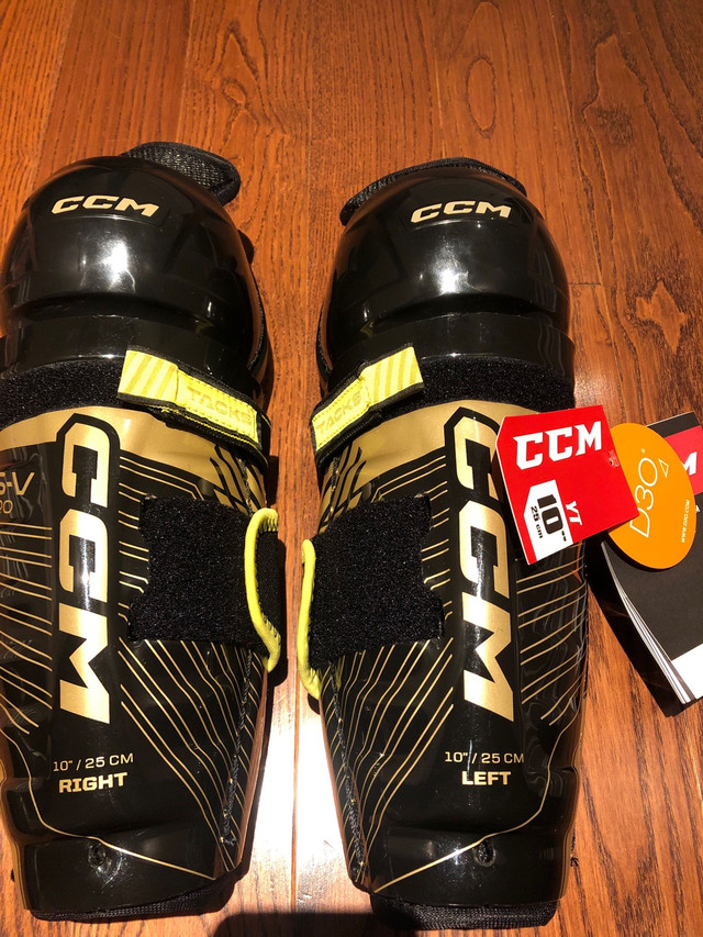 Youth hockey protection equipment CCM new/used in Hockey in City of Toronto - Image 4