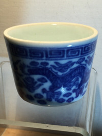 Antiques Chinese Maly White Cup Blue Blue White Dragon
