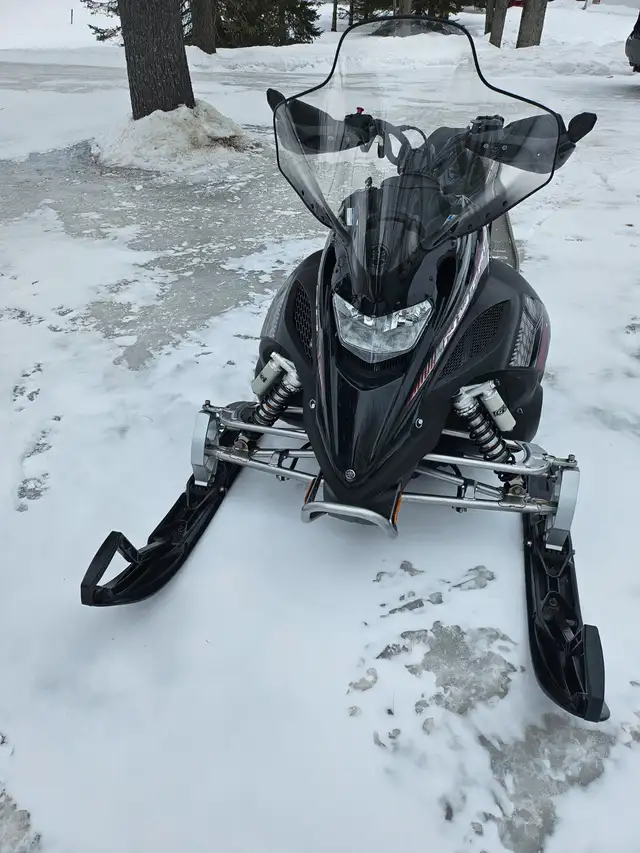 Yamaha fx Nytro xtx 144" avec kit Star Suspension in Snowmobiles in Trois-Rivières - Image 2