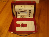 MACHINE À COUDRE Bernina 830 Record Sewing Machine With Case