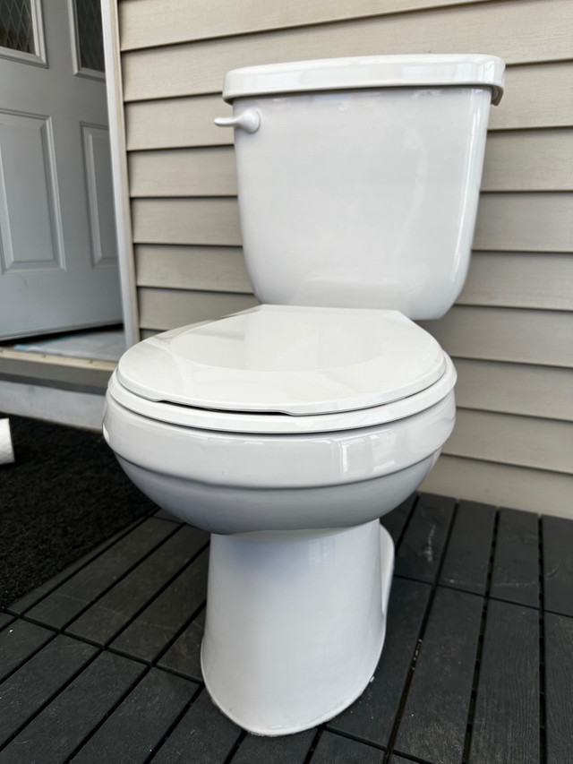 Bol de toilette  dans Articles pour la salle de bains  à Ville de Montréal - Image 4