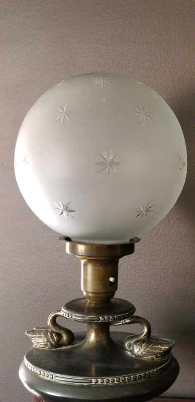 Beautiful Vintage Brass Table Lamp in Indoor Lighting & Fans in City of Montréal - Image 7
