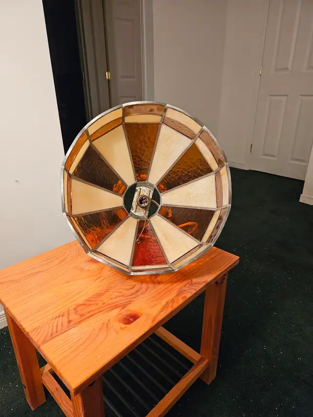 Tiffany lamp in Indoor Lighting & Fans in Ottawa - Image 3