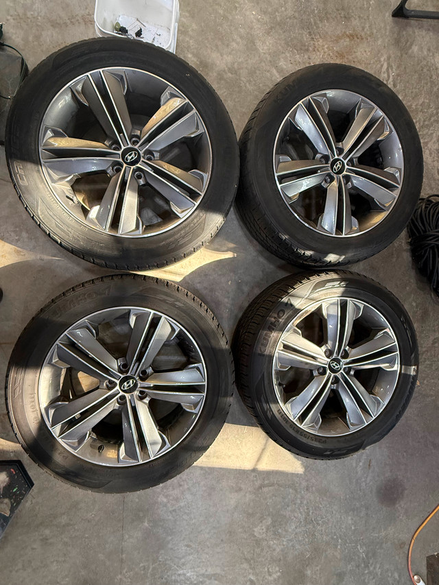 OEM Hyundai SUV 19” Grey Aluminum 5-lug, 10 split-spoke design in Tires & Rims in Muskoka