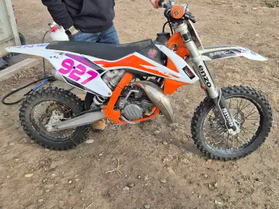 2020 ktm 85 sx small wheel. Good condition. Daughter outgrew the bike. Oil changes every 10 hours. S...