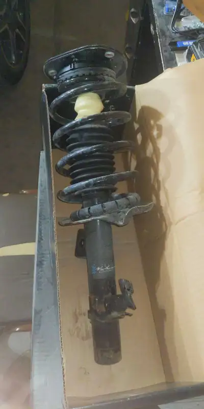 1092 kms. on the struts. Wrong ones installed. From invoice: Front Complete Strut Assembly MP1335795...