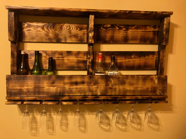 Homemade pallet wine racks in Home Décor & Accents in London - Image 4