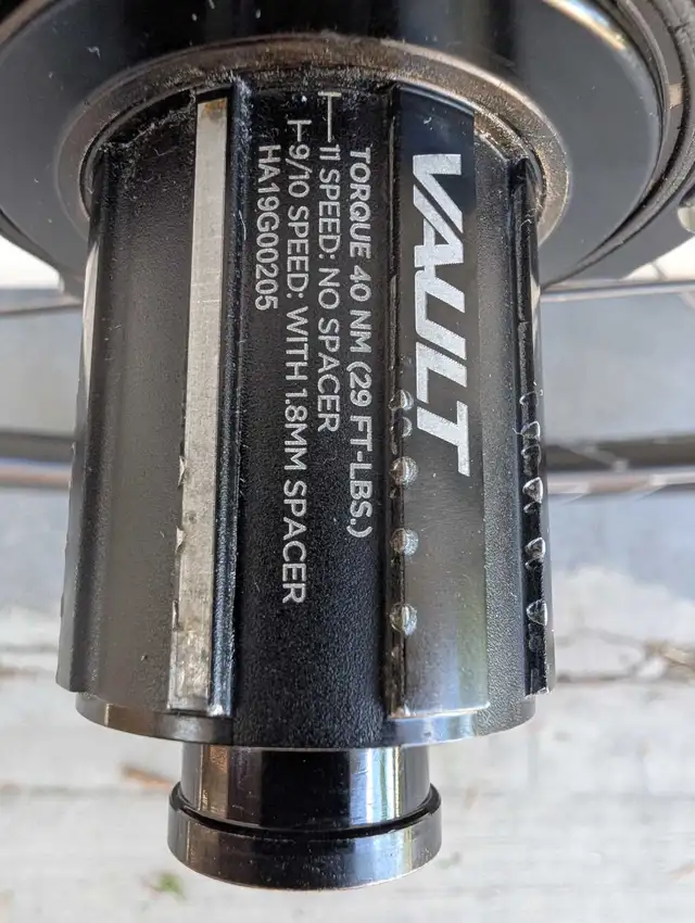 Gravel Carbon Wheelset in Frames & Parts in Edmonton - Image 3