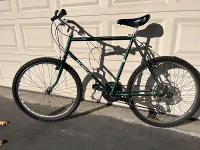 Selling a vintage Norco Mountaineer mountain bike, sized XL - suitable for folks above 6 feet in hei...