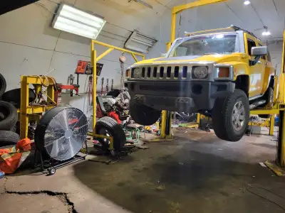Flat tire repair mobile service or mechanics For vehicles we come to you anywhere out town in town W...