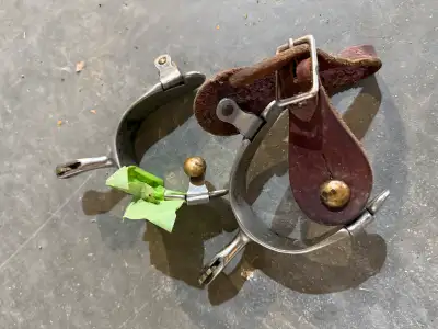 Spurs Strap missing, View more