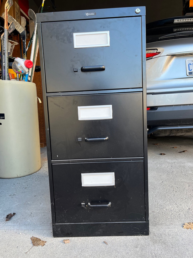 File cabinet in Other in Kitchener / Waterloo - Image 2