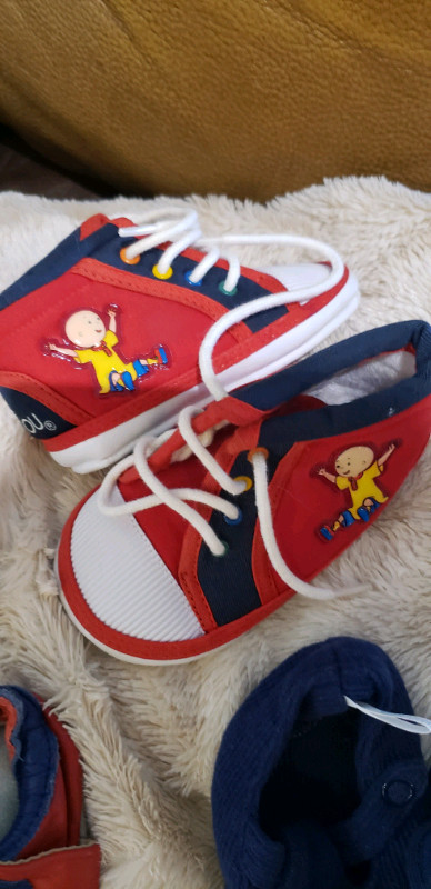 Infant toddler shoes 3/25$ dans Vêtements - 9 à 12 mois  à Laval/Rive Nord - Image 2