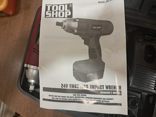 Tool Shop 24V0lt 1/2 inch Cordless Impact Wrench kit in Power Tools in Hamilton - Image 6