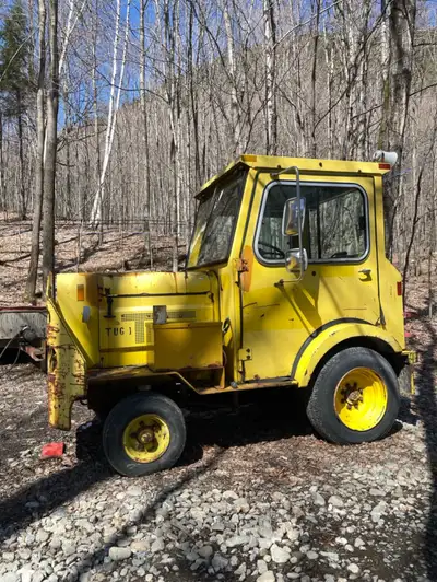 Tug MA30-1 Moteur diesel Perkins 4 cylindres sans antipollution, sans électronique et sans urée. Seu...