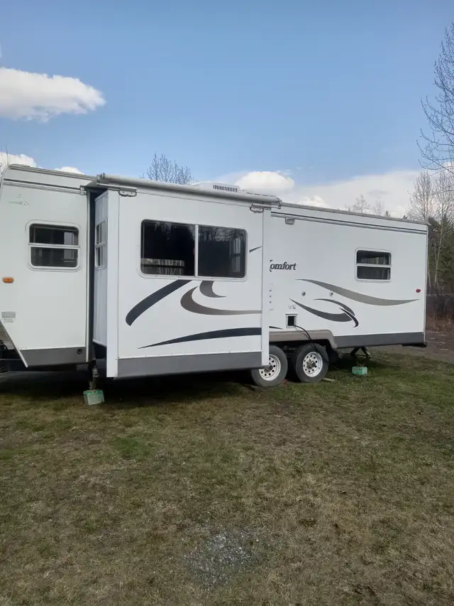 2007 KOMFORT 253 Travel Trailer in Travel Trailers & Campers in Quesnel - Image 2