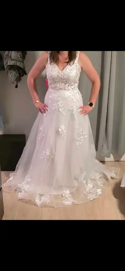 wedding dress - size 10, View more