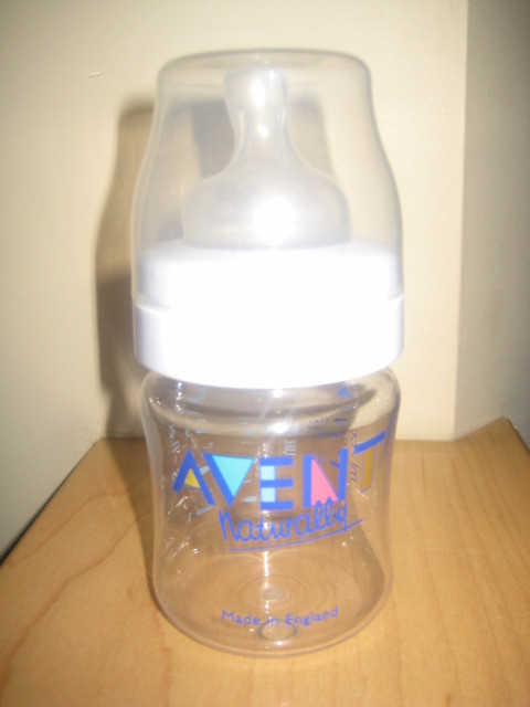 AVENT 4 OZ BRAND NEW BABY BOTTLE - BRAND NEW in Feeding & High Chairs in Calgary - Image 2