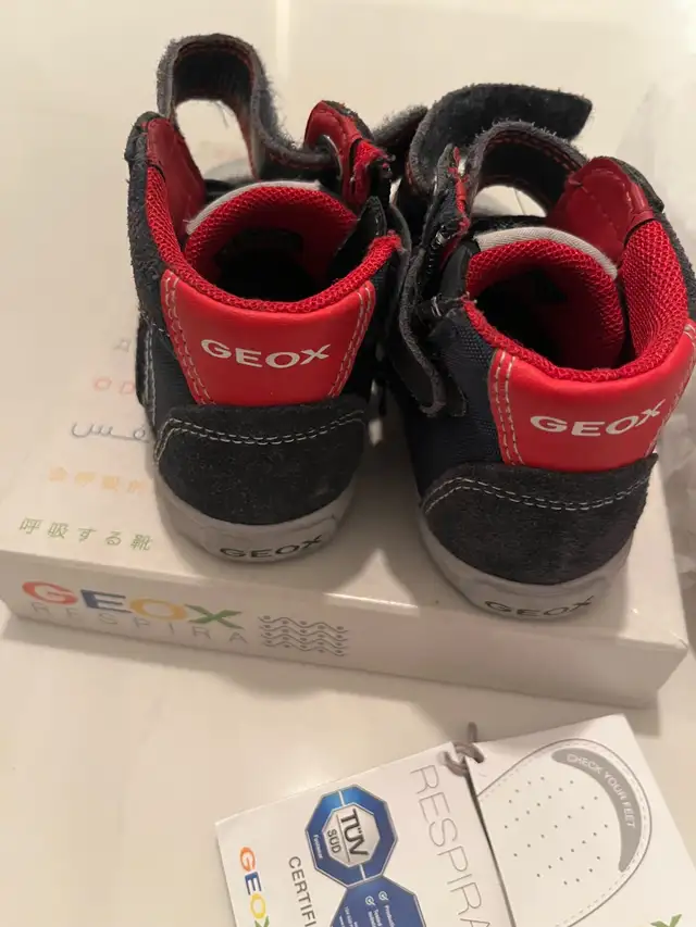 Geox Sneakers in Kids & Youth in Markham / York Region - Image 7