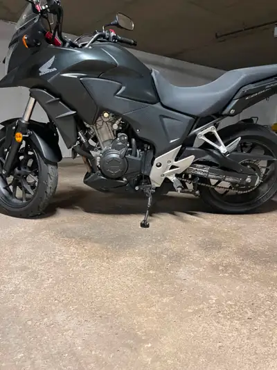 42000K NEW TIRES BRAKE PADS GIVI TOPBOX ANTILOCK BRAKES GREAT MID SIZED BIKE 70MPG CHEAPER ON INSURA...