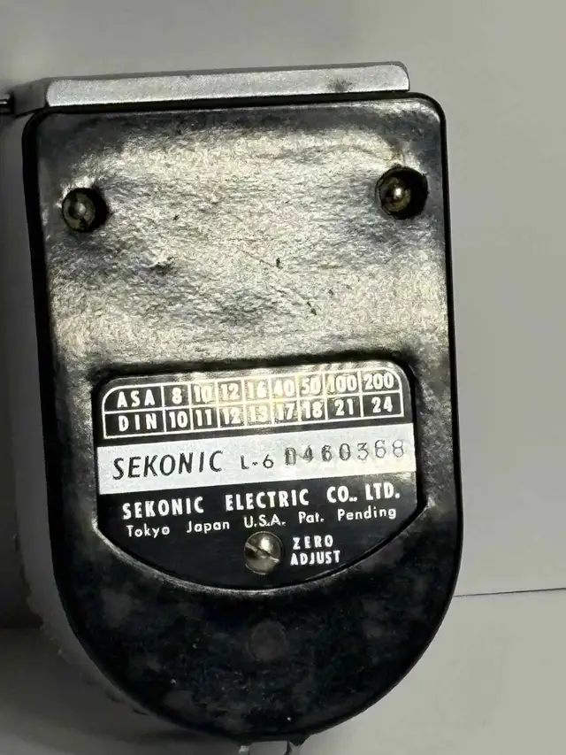 Vintage Sekonic L-6 Light Meter | No Batteries Needed in Cameras & Camcorders in Oakville / Halton Region - Image 10