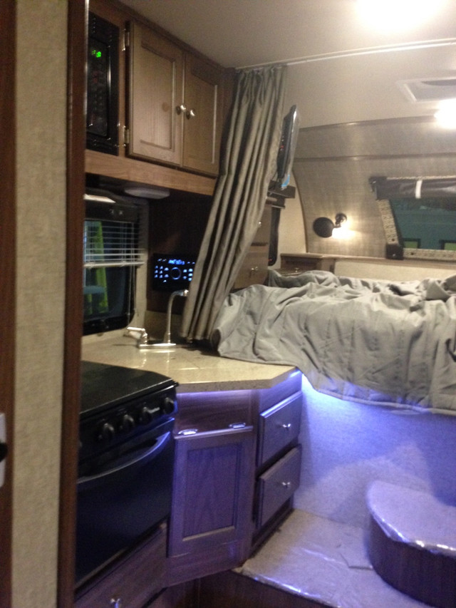 Caravane porte et f 250 parfaite était dans VR et caravanes  à Drummondville - Image 2
