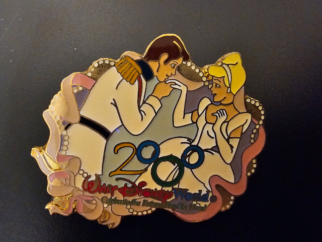 Cinderella & Prince Charming LE 10,000 Trading Pin in Arts & Collectibles in Ottawa