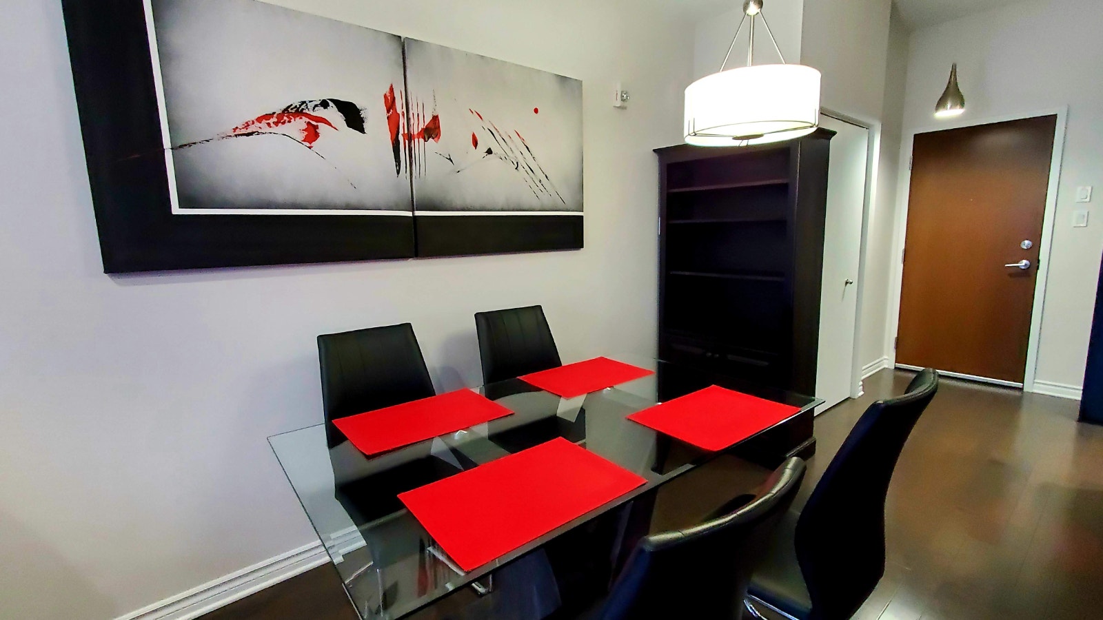 Spacious modern 1 bedroom condo Place des arts fully furnished — photo 3