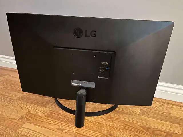 Computer monitor in Desktop Computers in Windsor Region - Image 3