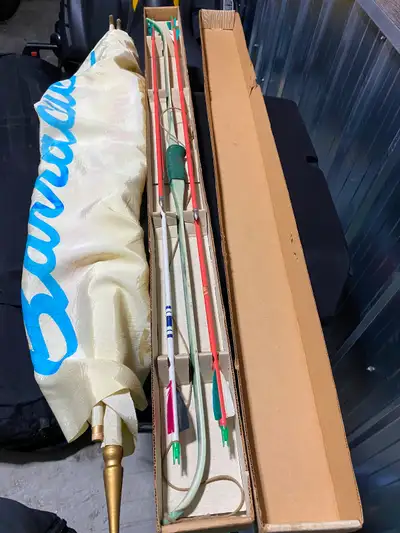 Ben Pearson Recurve Bow Junior Archery Set in original box with, View more