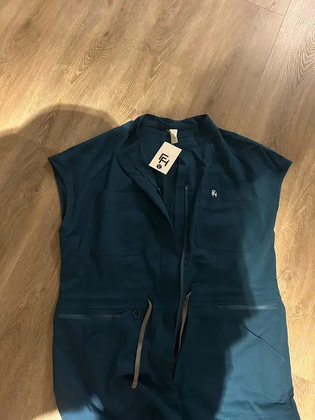 First Health Core Scrub Jumpsuit Size Large in Women's - Other in Calgary - Image 4