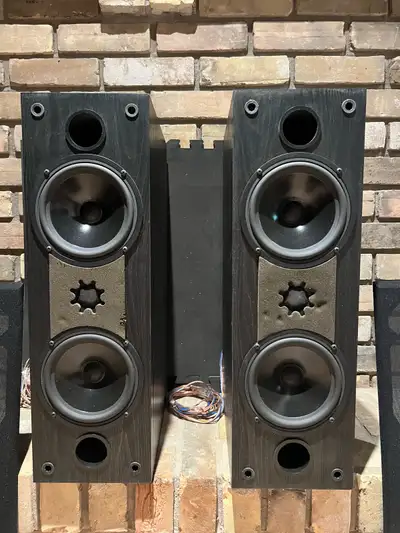 Signet Vintage Floor Model LCR  theatre Speakers, View more