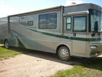 04 Journey 330hp cummins diesel 6speed auto 3 slides 7kw generator leveling jacks tires have about 3...