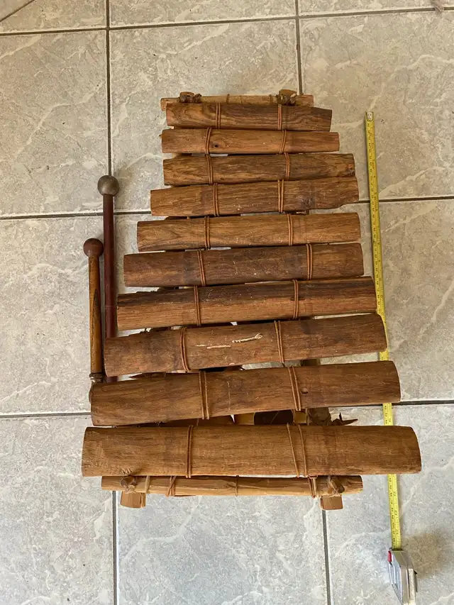 antique West African Balafon 10 key. in Other in Markham / York Region - Image 2