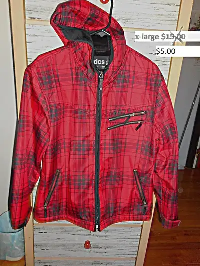 VÊTEMENTS À $5.00 CHAQUES, GRANDEURS SUR PHOTOS, 819-601-2866, View more