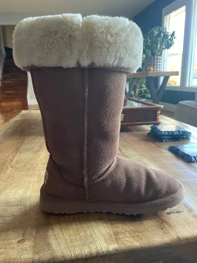 Youth/Women’s Ugg Boots in Kids & Youth in St. Albert - Image 5