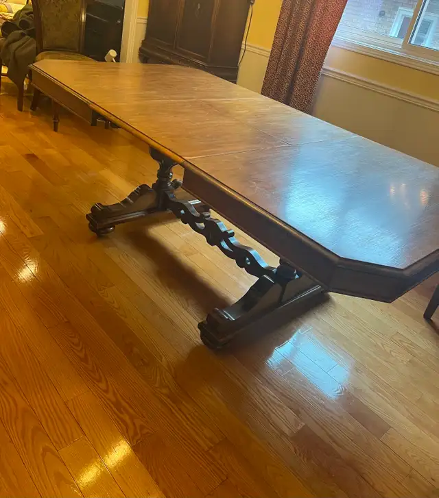 Antique Table in Dining Tables & Sets in Oakville / Halton Region - Image 4