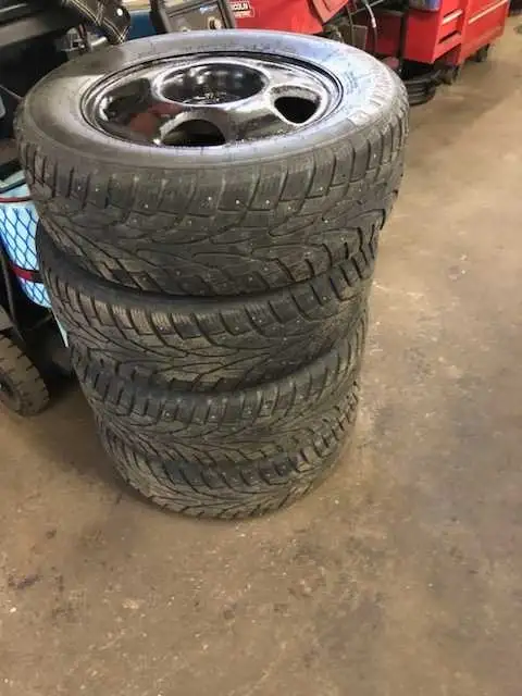 235/65/R17 winter  studded tires in Tires & Rims in Annapolis Valley - Image 7