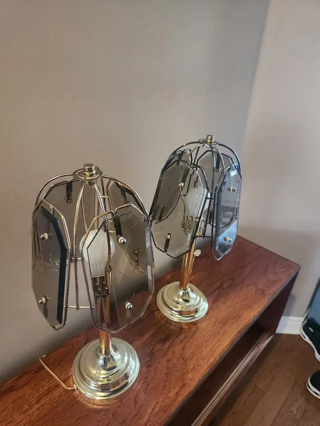 PAIR OF VINTAGE BRASS & SMOKED-GLASS TABLE LAMPS in Indoor Lighting & Fans in Oakville / Halton Region - Image 4