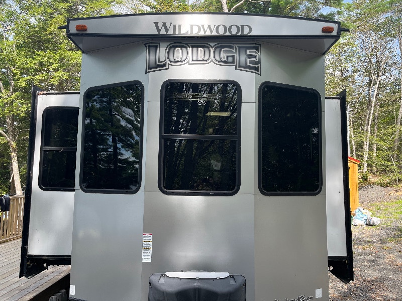 2015 Wildwood Lodge Park Model Trailor 55,000 Park Models