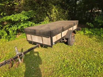 Je vends ma remorque utilitaire, idéale pour transporter vos biens en toute sécurité. Elle est prête...