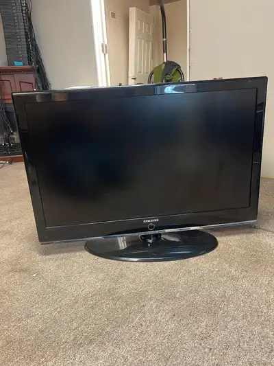 Samsung 40” LN-T4061F TV, View more