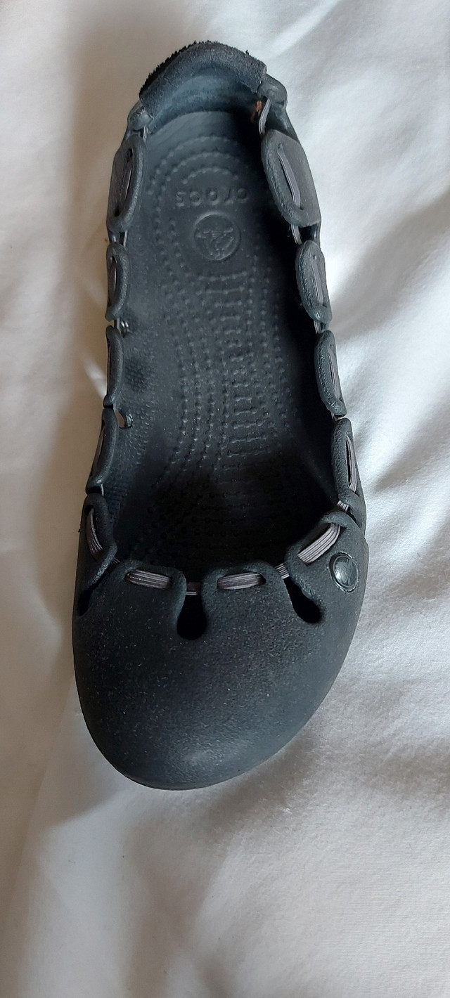 Like new slip on crocs size W5 in Fishing, Camping & Outdoors in Thunder Bay - Image 2