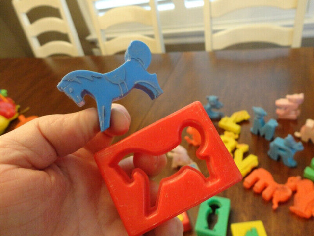 Vintage 1960's 40 Pc Toy Block, Letter Animal Puzzle Lot $10/all in Arts & Collectibles in Kitchener / Waterloo - Image 2