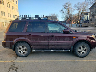 2007 Honda Pilot with Roof Basket and All Terrain Tires 
