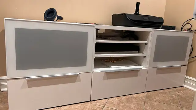 Ikea Besta - meuble TV in TV Tables & Entertainment Units in Longueuil / South Shore - Image 4