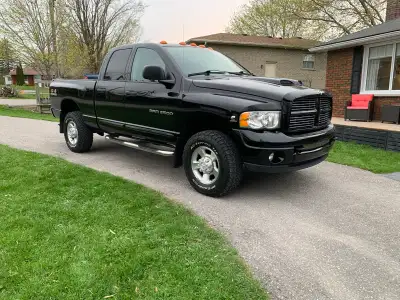 All original, this truck had one owner for 20 years. 325HO Cummins. All maintenance done at dodge de...