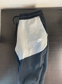 Nike tech fleece 