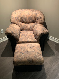 Armchair with Ottoman Extension 